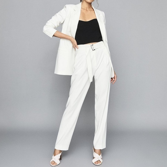 Reiss Mia Belted Tailored Trousers In 
